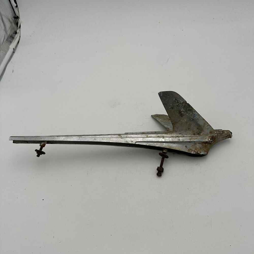 1950 CHEVROLET FULLSIZE PASSENGER CAR HOOD BIRD ORNAMENT BEL AIR 50C-16721-FC